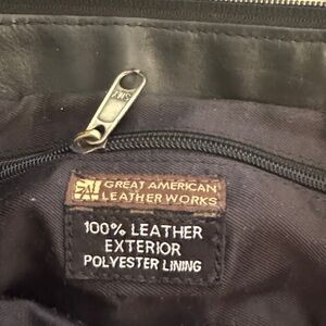 american leatherElegant Black Leather Shoulder Bag